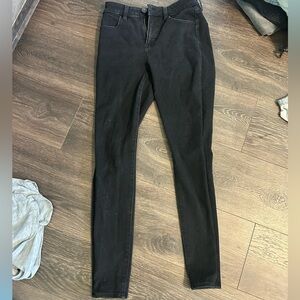 Black American Eagle skinny jeans